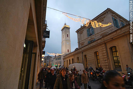 Calle del centro comercial de Nîmes - Región de Languedoc-Rousillon - FRANCIA. Foto No. 29934
