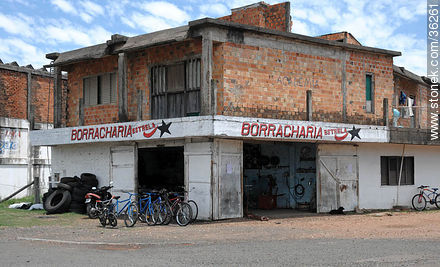 Barra do Quaraí, Brazil.  - Artigas - URUGUAY. Photo #36261