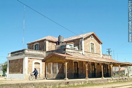 Estación de trenes de Pando - Departamento de Canelones - URUGUAY. Foto No. 45701