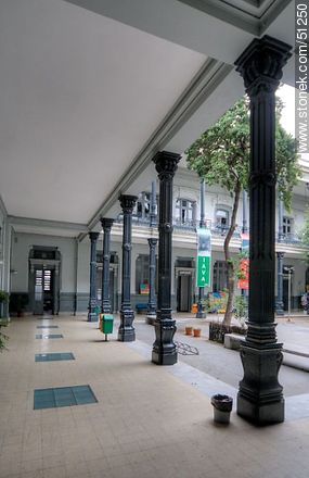 The ground floor corridor of the IAVA - Department of Montevideo - URUGUAY. Photo #51250