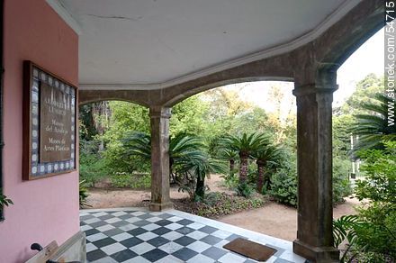 Entrada al los Museos del Azulejo y de Artes Plásticas del Arboreto Lussich - Punta del Este y balnearios cercanos - URUGUAY. Foto No. 54715