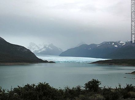 Distant view of the Perito Moreno Glacier. Lake Argentino. -  - ARGENTINA. Photo #56379