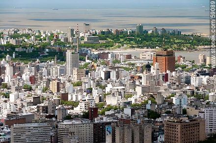 Vista aérea de los barrios Centro, Cordón y Punta Carretas - Departamento de Montevideo - URUGUAY. Foto No. 59089