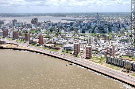 Vista aérea de la Rambla Argentina. Río de la Plata - Departamento de Montevideo - URUGUAY. Foto No. 59061