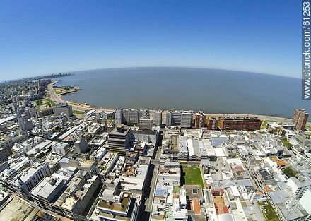 Foto aérea de la Ciudad Vieja. Calle Alzaibar - Departamento de Montevideo - URUGUAY. Foto No. 61253