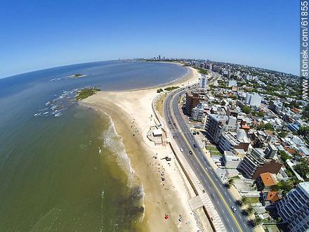 Foto aérea de la rambla O'Higgins y Estrázulas. Playa Brava - Departamento de Montevideo - URUGUAY. Foto No. 61855