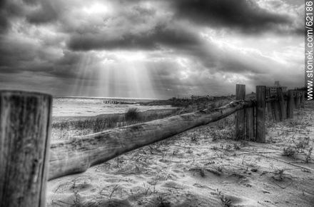 Rays of sun peeking through clouds -  - MORE IMAGES. Photo #62186