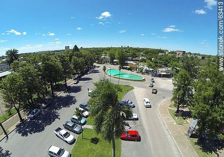 Terminal de Ómnibus. Estacionamiento de automóviles y salida de buses. Foto aérea - Departamento de Durazno - URUGUAY. Foto No. 63413
