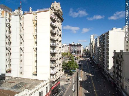 AeAerial photo of the avenues 18 de Julio and Constituyente - Department of Montevideo - URUGUAY. Photo #65248