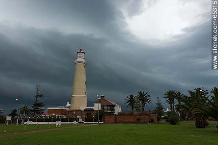 Lighthouse of Punta del Este with clouds of storm - Punta del Este and its near resorts - URUGUAY. Photo #65315