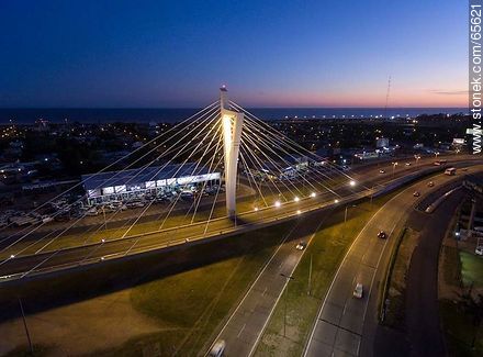 Vista aérea del Puente de las Américas - Departamento de Montevideo - URUGUAY. Foto No. 65621