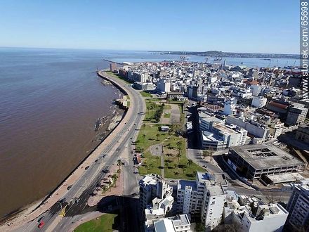 Vista aéreas de las ramblas Francia y Gran Bretaña. Plaza España - Departamento de Montevideo - URUGUAY. Foto No. 65698