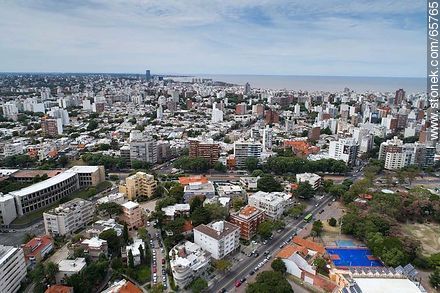Vista aérea de 21 de Setiembre y Bulevar Artigas - Departamento de Montevideo - URUGUAY. Foto No. 65765