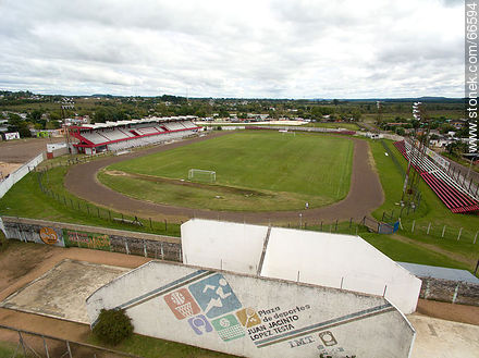 Vista aérea del estadio Raúl Goyenola. Plaza de deportes Juan López Testa - Departamento de Tacuarembó - URUGUAY. Foto No. 66594