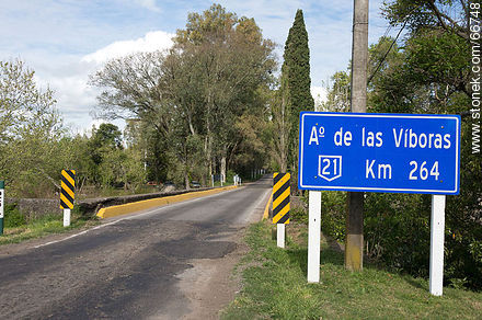 Bridge on Route 21 over the Las Víboras stream - Department of Colonia - URUGUAY. Photo #66748