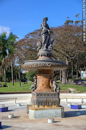 Fountain Le Source - Department of Montevideo - URUGUAY. Photo #67879