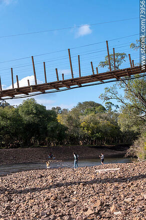 Pedestrian bridge over Jabonería Creek - Tacuarembo - URUGUAY. Photo #73956
