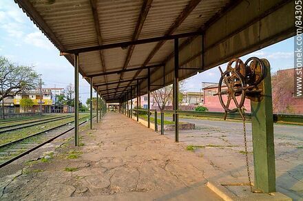 Salto train station. Station platform - Department of Salto - URUGUAY. Photo #84305
