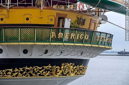 Popa del buque escuela y velero italiano Amerigo Vespucci en Montevideo - Departamento de Montevideo - URUGUAY. Foto No. 84738