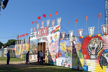Circus at Av. Italia - Department of Montevideo - URUGUAY. Photo #22624