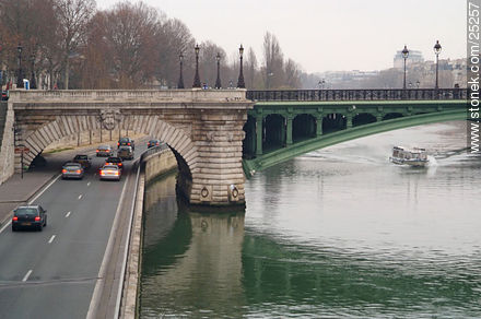 Quai de la Mégisserie. Voie Georges Pompidou. Pont Notre Dame. - París - FRANCIA. Foto No. 25257