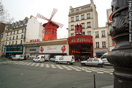 Moulin Rouge en el Boulevard de Clichy y la rue Lepic - París - FRANCIA. Foto No. 25843