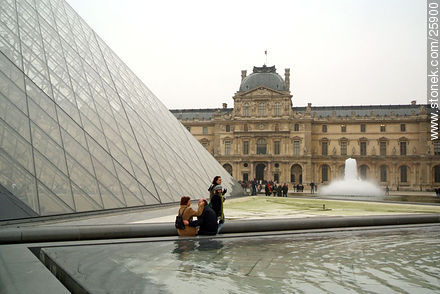 Musée du Louvre - París - FRANCIA. Foto No. 25900