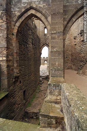 Arco de medio punto entre las murallas de Carcassonne - Región de Languedoc-Rousillon - FRANCIA. Foto No. 30202