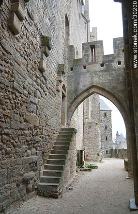 Arco de medio punto entre las murallas de Carcassonne - Región de Languedoc-Rousillon - FRANCIA. Foto No. 30200