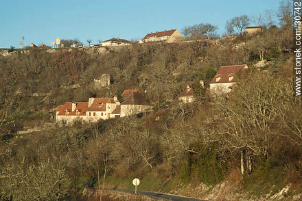 Casas en las afueras de Rocamadour - Región de Midi-Pyrénées - FRANCIA. Foto No. 30742