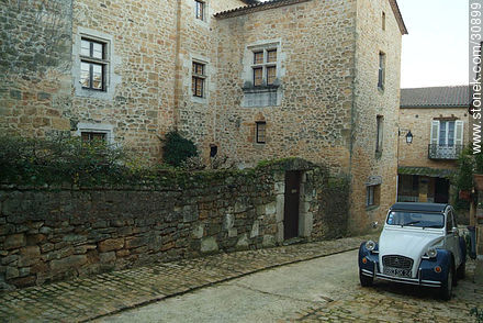 Citroën 2CV in Belvès - Region of Aquitaine - FRANCE. Photo #30899