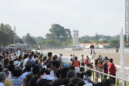 6 de enero de 2009. Espectáculo de militares previo a la carrera principal. - Departamento de Montevideo - URUGUAY. Foto No. 31248