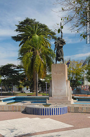 Constitución square - Soriano - URUGUAY. Photo #34711