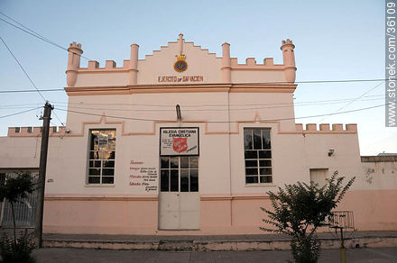 Ex Salvation army building. Evangelical church. - Artigas - URUGUAY. Photo #36109