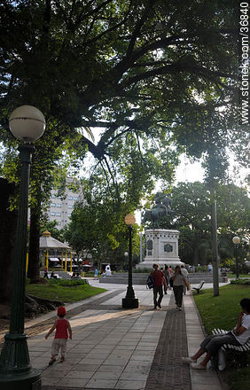 Plaza 25 de Mayo - Departamento de Salto - URUGUAY. Foto No. 36840