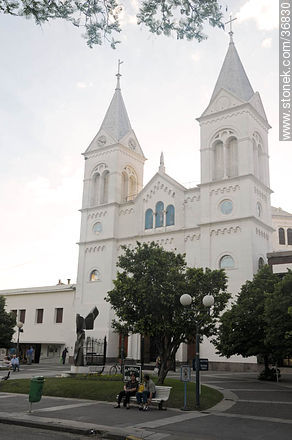 Iglesia de Concordia. Plazoleta Belgrano. - Departamento de Salto - URUGUAY. Foto No. 36830