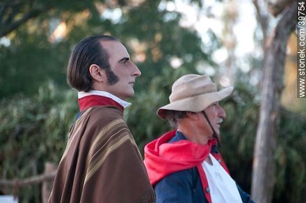 Artigas de uniforme y poncho - Departamento de Tacuarembó - URUGUAY. Foto No. 39754