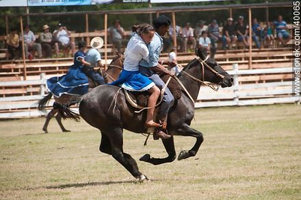 Bride's race.  - Tacuarembo - URUGUAY. Photo #40065