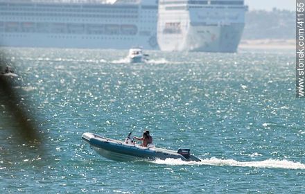 Boating on the Bay of Punta del Este - Punta del Este and its near resorts - URUGUAY. Photo #41155