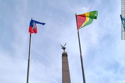 Obelisco de Las Piedras - Departamento de Canelones - URUGUAY. Foto No. 43015