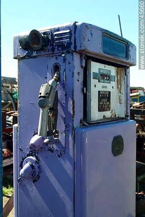 Old gas pump - Department of Canelones - URUGUAY. Photo #45660