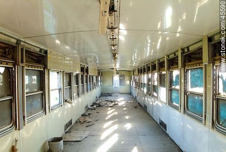 Rail cars have been abandoned. - Department of Canelones - URUGUAY. Photo #45590