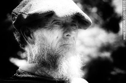 Anciano de barba y gorra -  - IMÁGENES VARIAS. Foto No. 48116
