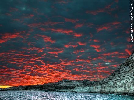 Golfo y cielo encapotado del atardecer - Rango Dinámico Ampliado - FOTOGRAFÍA DIGITAL. Foto No. 54792