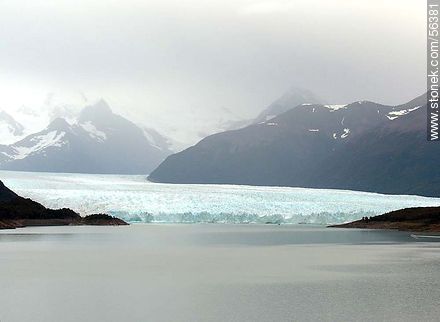 Vista lejana del Glaciar Perito Moreno. Lago Argentino. -  - ARGENTINA. Foto No. 56381