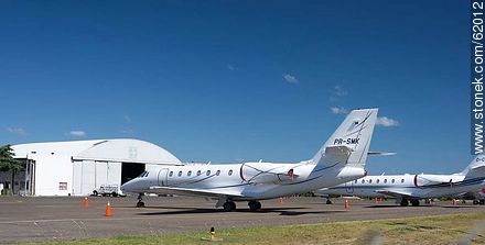 Jets privados en el Aeropuerto de Punta del Este C/C Carlos Curbelo - Punta del Este y balnearios cercanos - URUGUAY. Foto No. 62012
