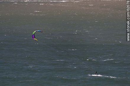 Kitesurfing in Mansa beach a windy day - Punta del Este and its near resorts - URUGUAY. Photo #62078