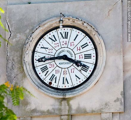 Reloj en la torre de la iglesia - Departamento de Durazno - URUGUAY. Foto No. 62119