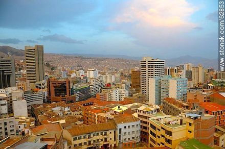 Vista de edificios, montañas, casas - Bolivia - Otros AMÉRICA del SUR. Foto No. 62853