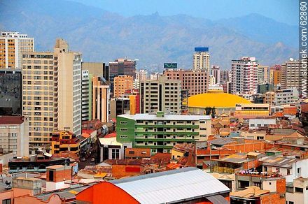 Vista de edificios, montañas, casas - Bolivia - Otros AMÉRICA del SUR. Foto No. 62860